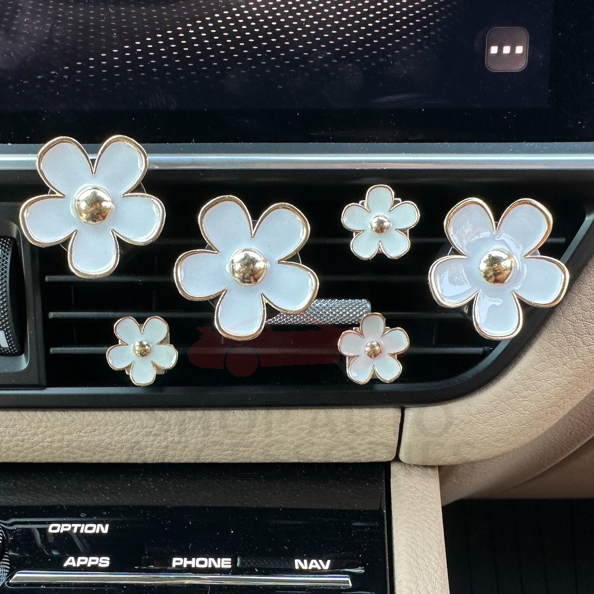Set of 6 Cute Daisy Flower Air Vent Clips | Car Interior Decor | Car Flower Accessories | Cute Air Freshener | New Car Gift