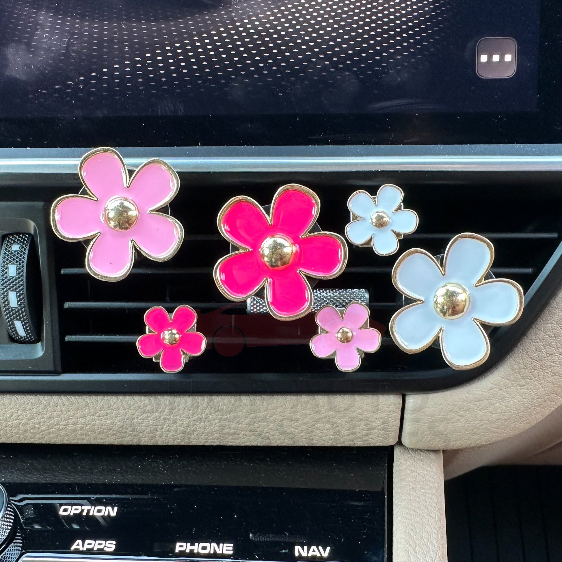 Set of 6 Cute Daisy Flower Air Vent Clips | Car Interior Decor | Car Flower Accessories | Cute Air Fresheners | New Car Gift